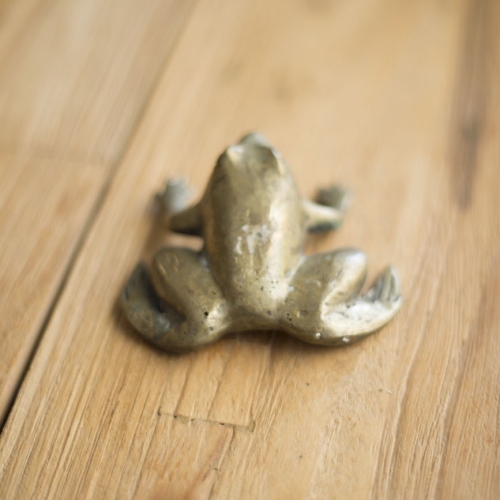Figura de rana en bronce DOBJ/2085